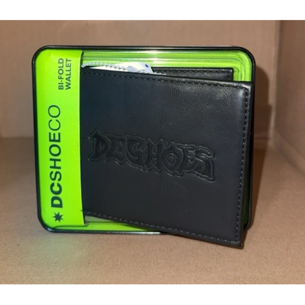 DC shoes Black Bifold Wallet new